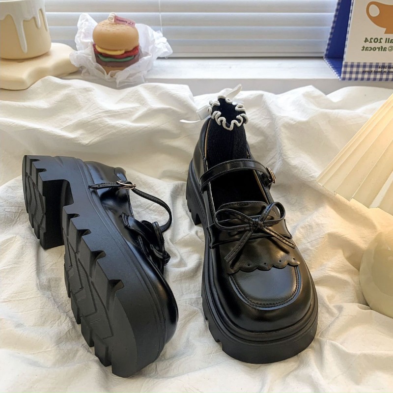 Lüks kadın Rugan Ayakkabı Loli - Luxury Lifestyle incelemesi ve fiyatı